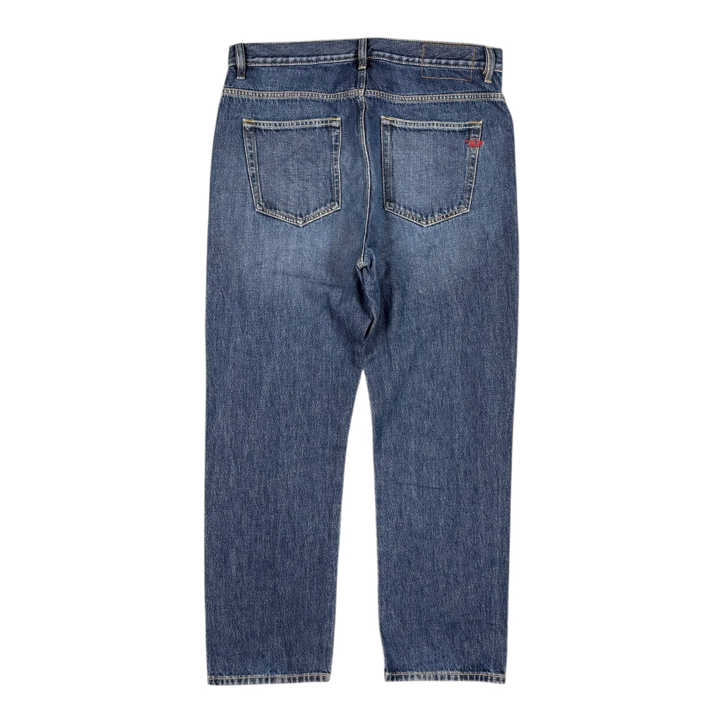 Straight Jeans